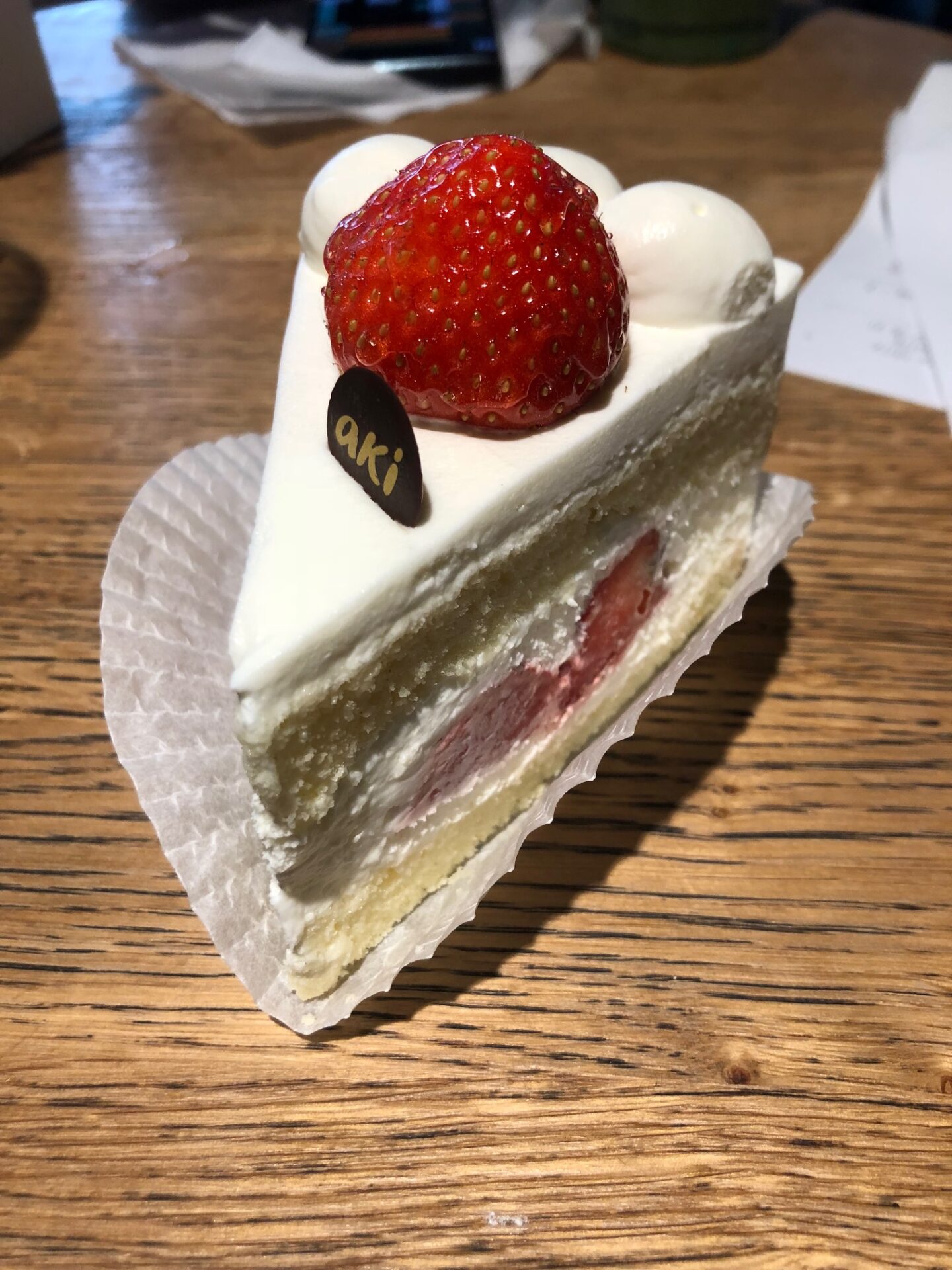 A delicious strawberry light cream cake from Aki boulangerie in Paris, when one the best café for Japanese food in Paris.